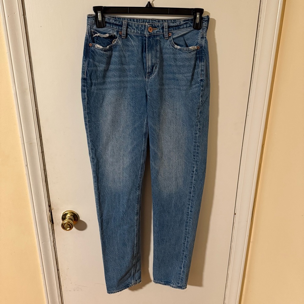 American Eagle, mom jeans size 6, extra long